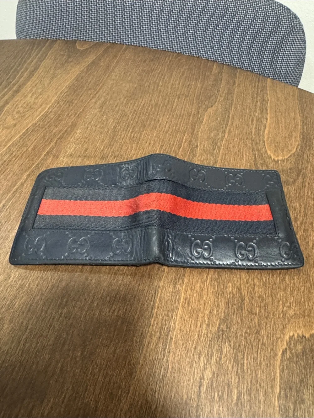 Gucci Black Leather Bi-Fold Wallet with Navy Blue/Red Stripe